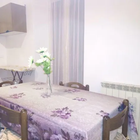 Apartment Sweet Rom
